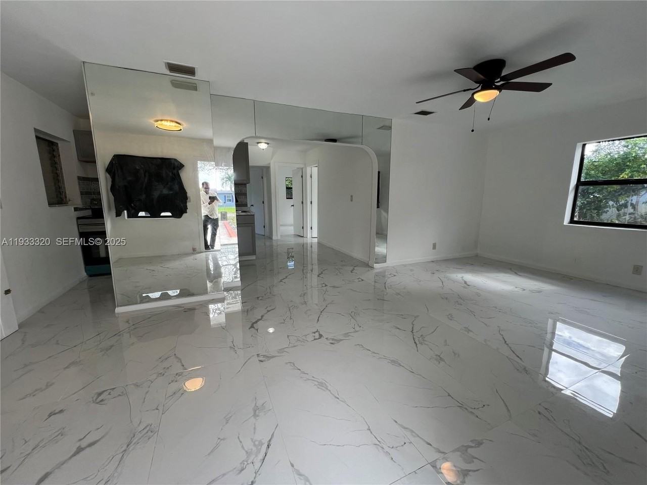 1763 Lauderdale Manor Dr #0 - Photo 7 of 19