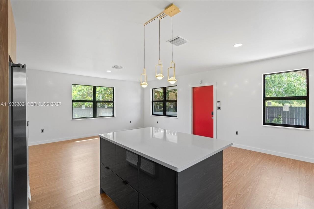 1745 Nw 151st St - Photo 6 of 30