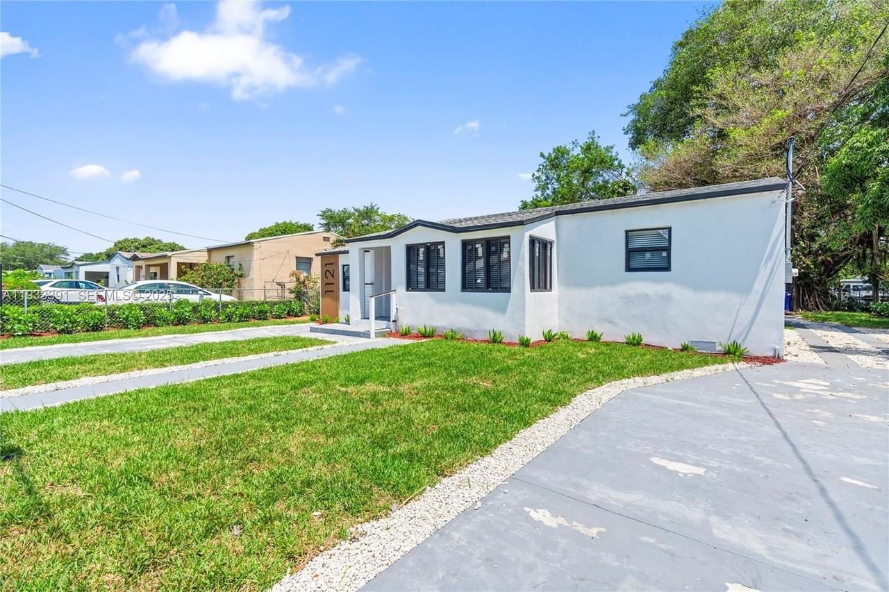 1121 Nw 57th St - Photo 2 of 37