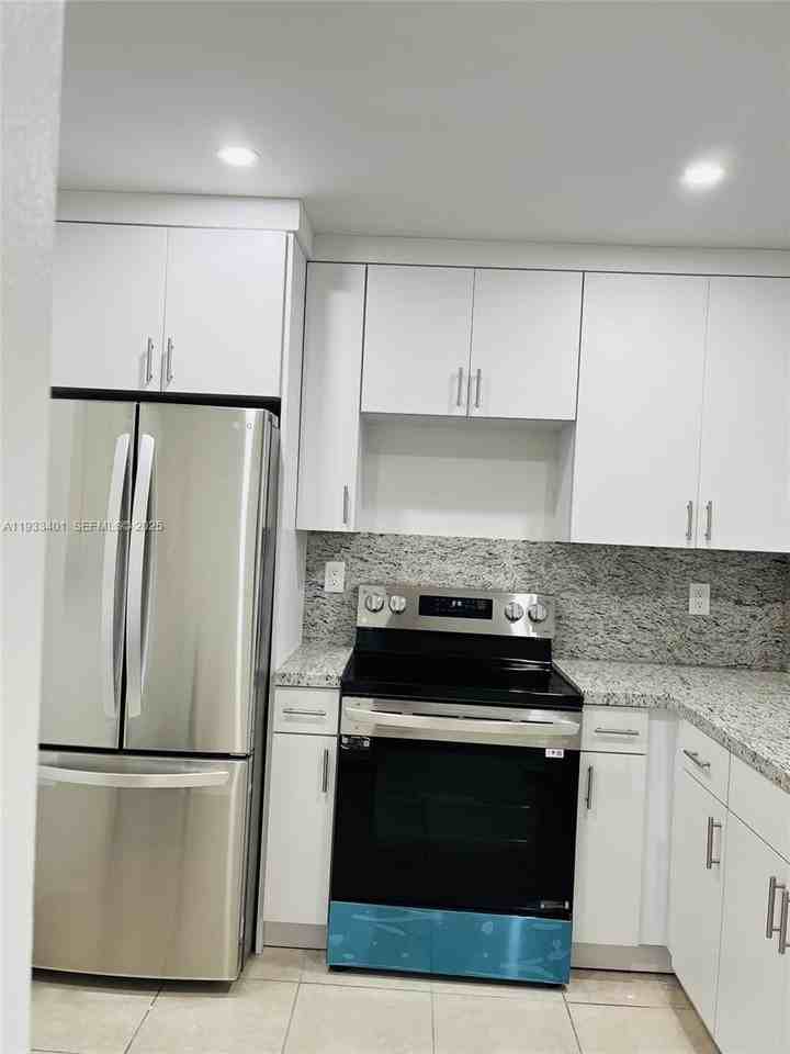 7820 Camino Real #J318 - Photo 2 of 10