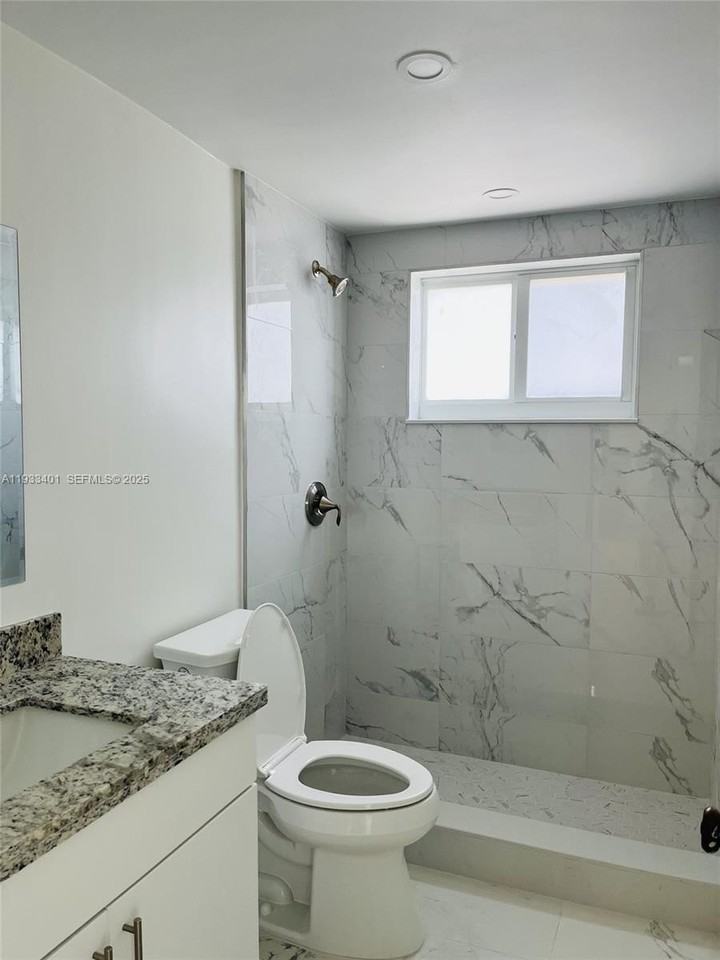 7820 Camino Real #J318 - Photo 3 of 10