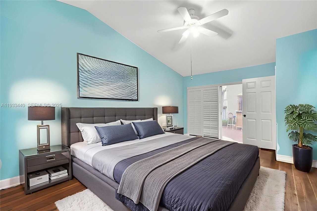 1046 Satinleaf St - Photo 6 of 50