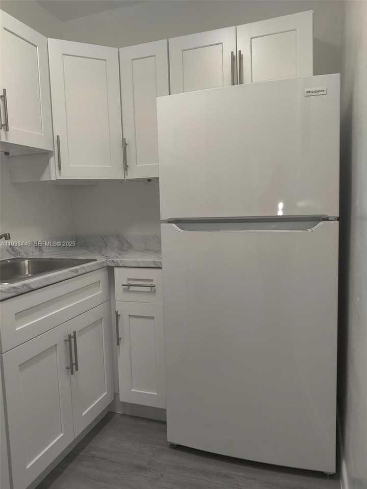 5990 Ne 18th Ave #907 - Photo 6 of 17