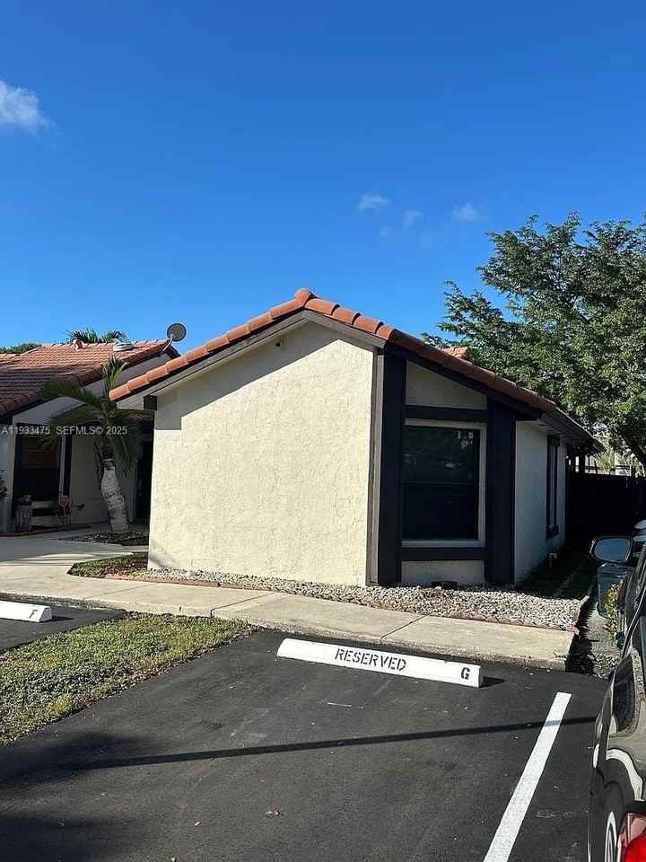 14980 Sw 49th Ln #1H - Photo 2 of 14