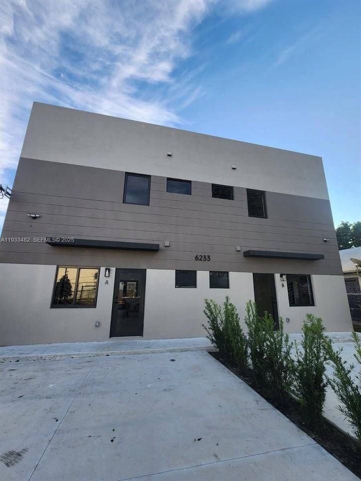 6233 Nw 20th Ave #A - Photo 2 of 23