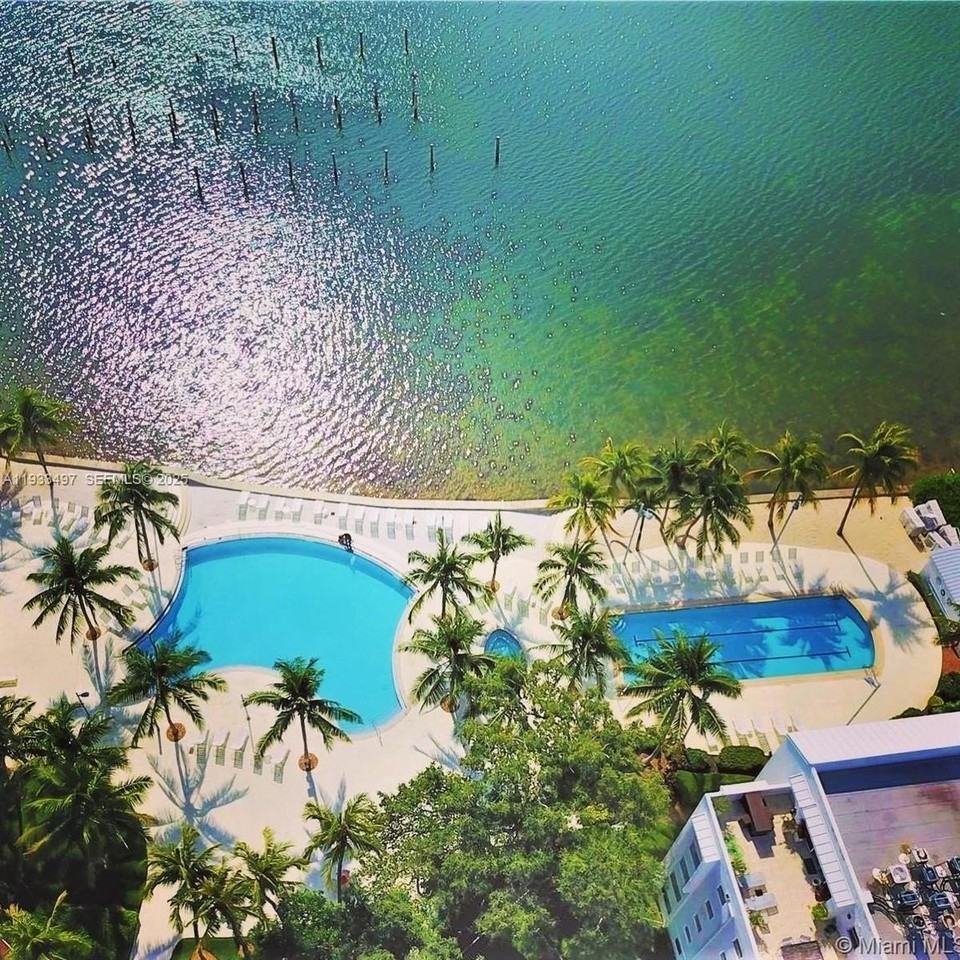 777 Ne 62nd St #CPH5 - Photo 4 of 31