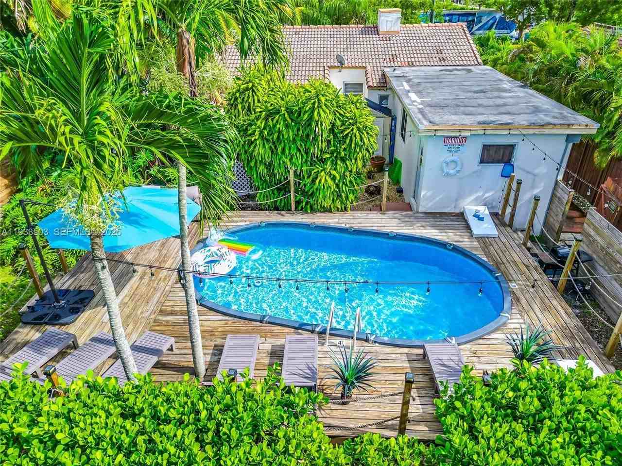 427 Ne 107th St #1 - Photo 4 of 39