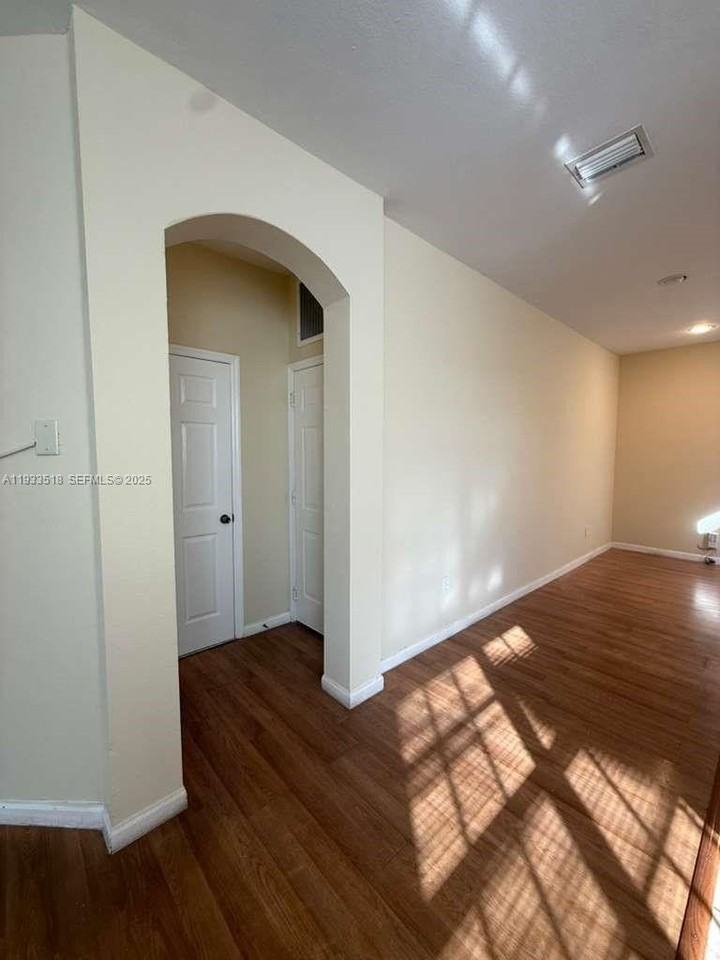 448 Ne 21st Ave - Photo 5 of 29