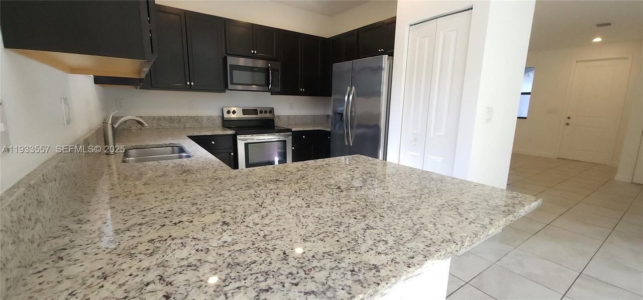 25224 Sw 114th Ave #25224 - Photo 4 of 13