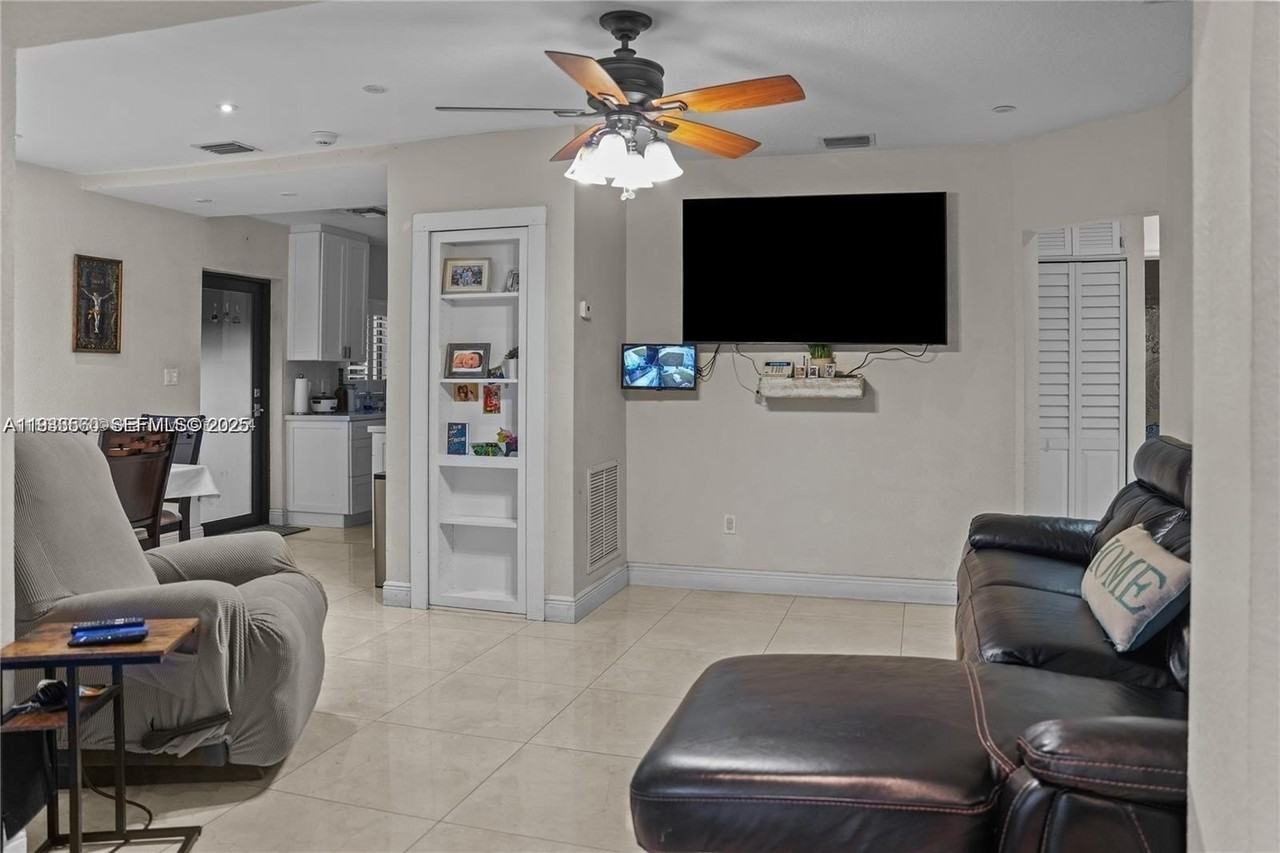 117 W 34th St - Photo 6 of 27