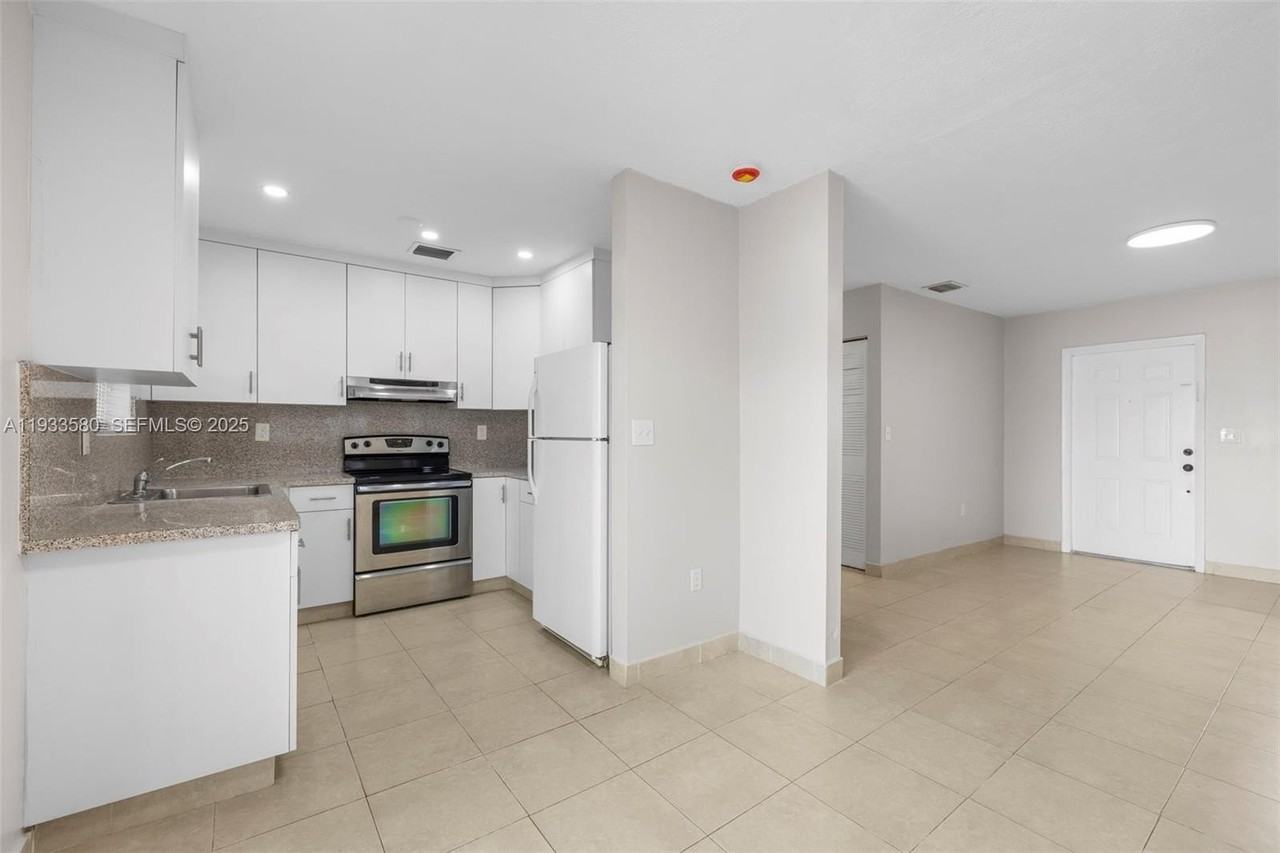 85 W 24th St #85 - Photo 6 of 29