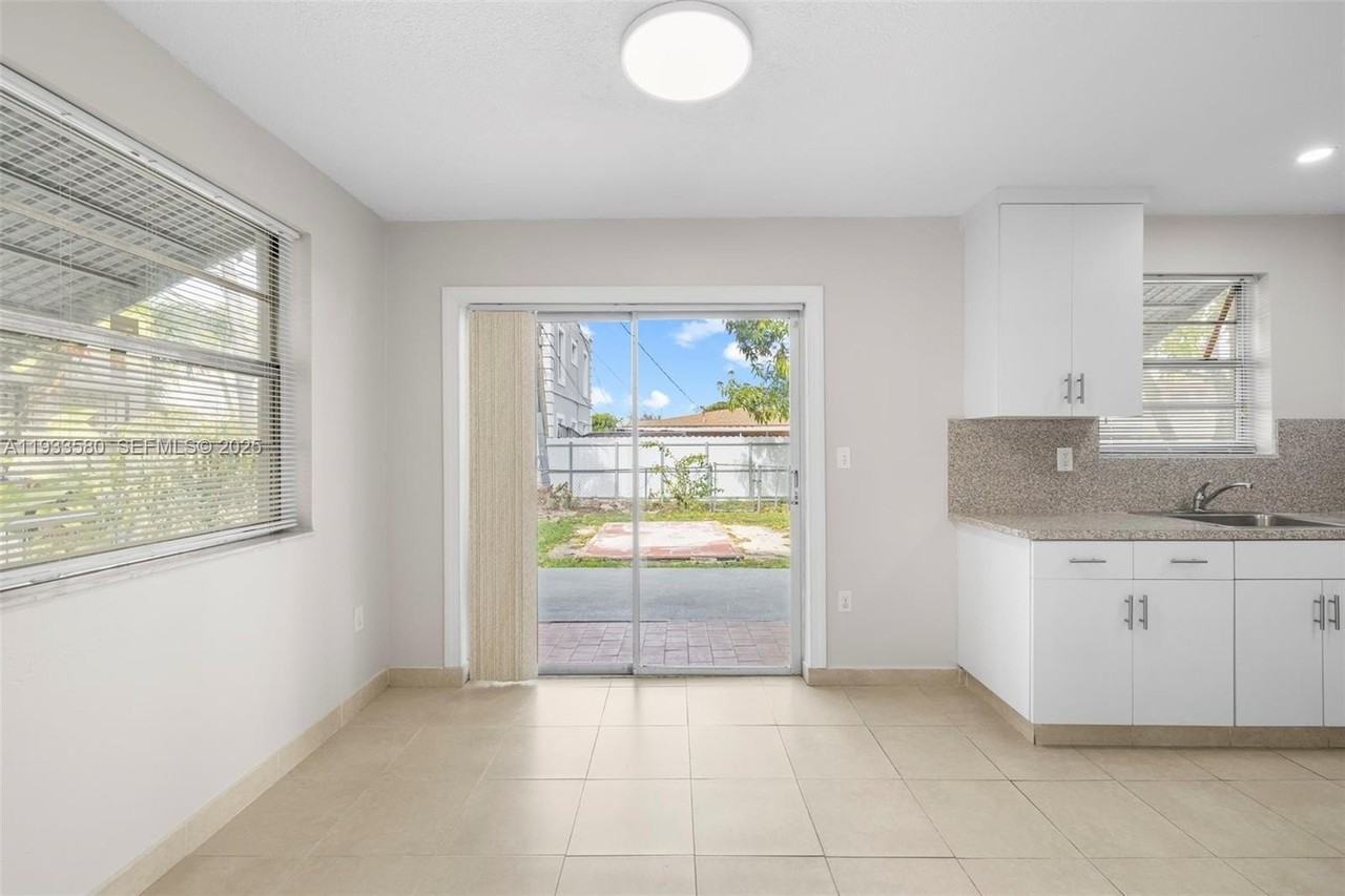 85 W 24th St #85 - Photo 7 of 29