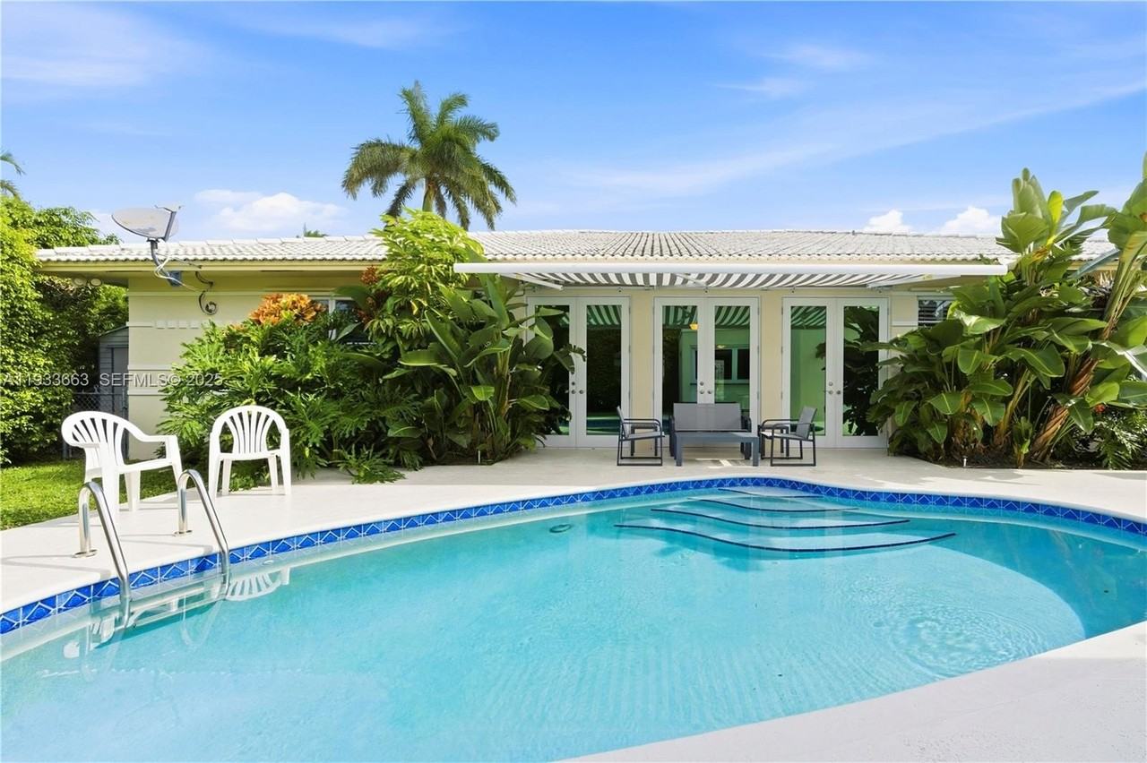 2607 Holy Cross Ln - Photo 6 of 30