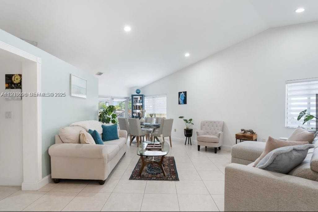 14610 Sw 145th Pl - Photo 4 of 22