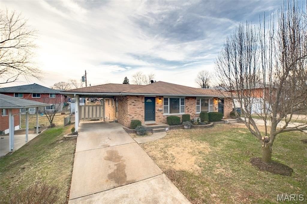 10235 Jeffleigh Ln - Photo 2 of 33