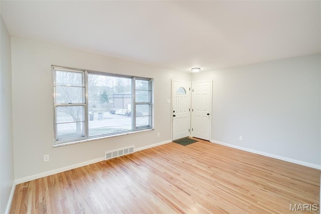 10235 Jeffleigh Ln - Photo 6 of 33