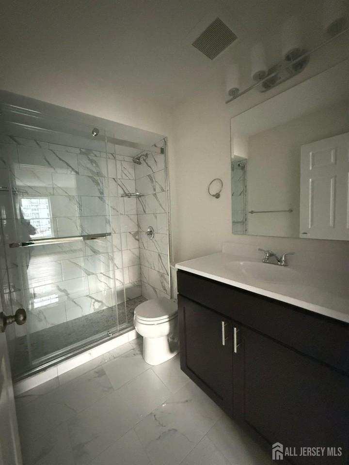 1225 Waterford Dr - Photo 4 of 9