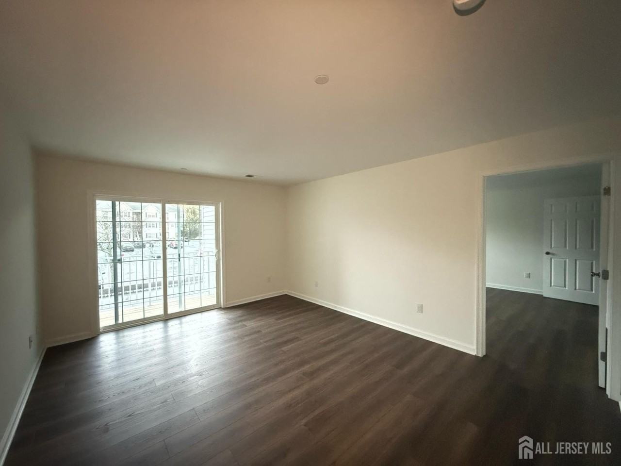 1225 Waterford Dr - Photo 5 of 9