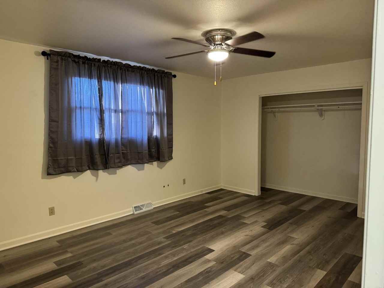 4602 17th St - Photo 7 of 12