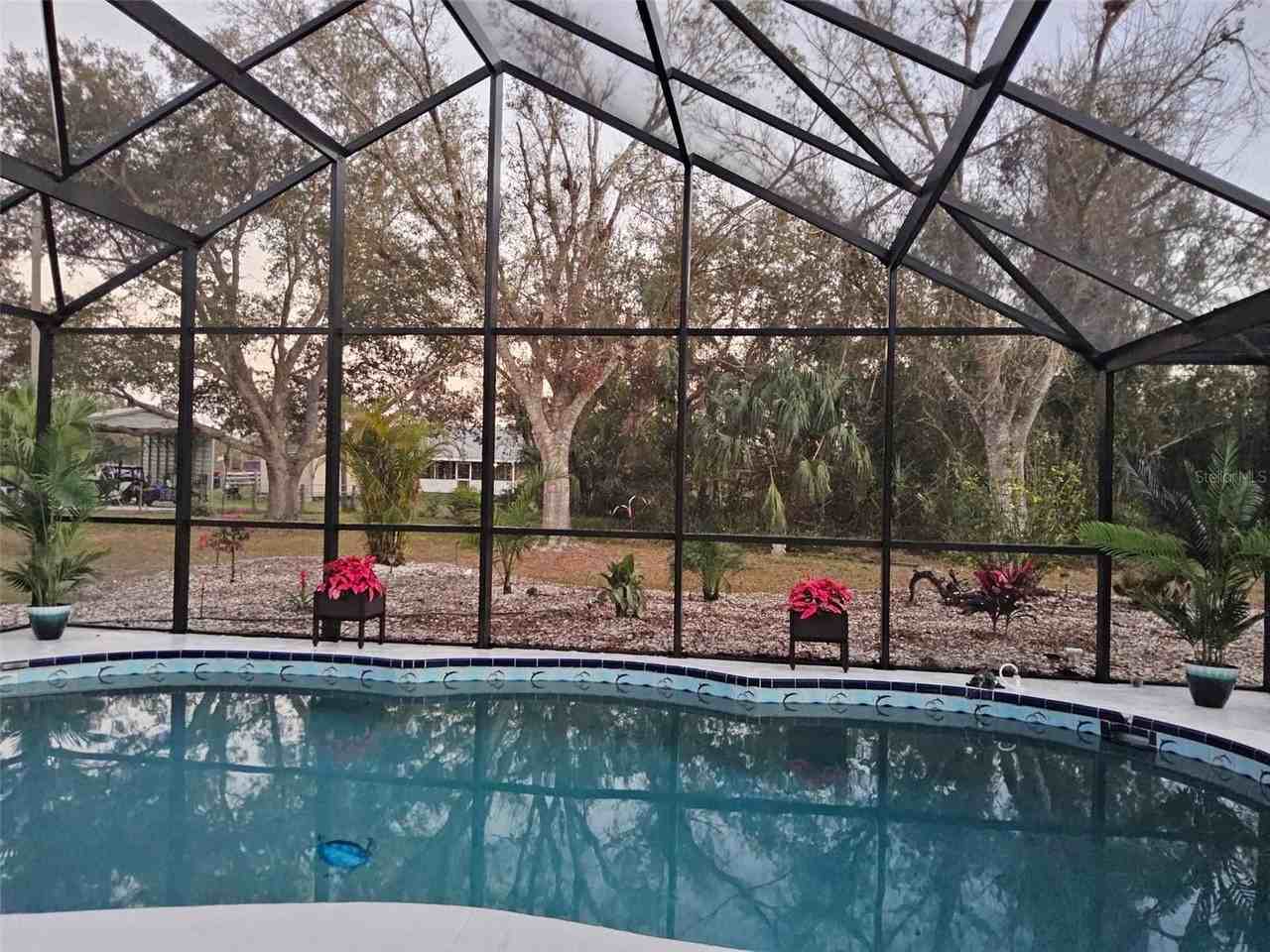 404 Hazel Cir - Photo 3 of 26