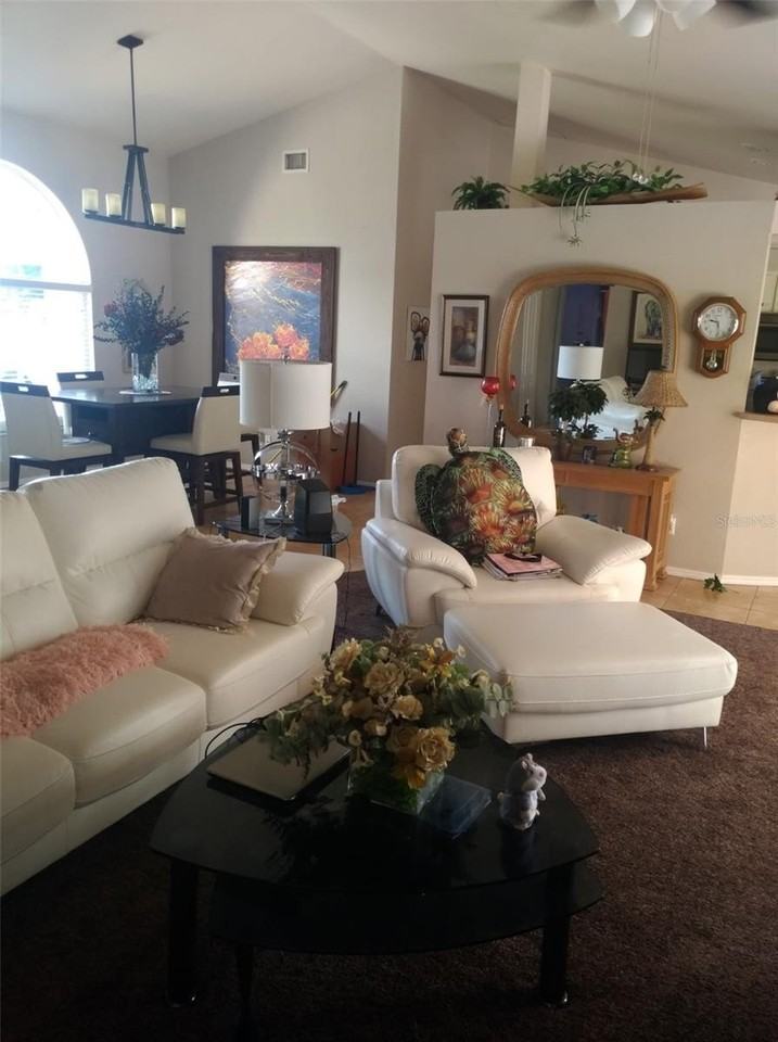 404 Hazel Cir - Photo 4 of 26