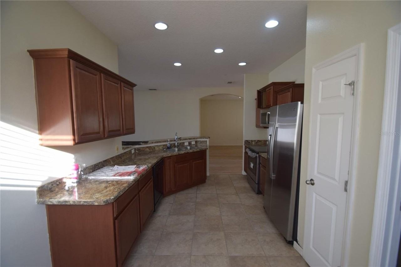 823 Krenson Woods Ln - Photo 7 of 32