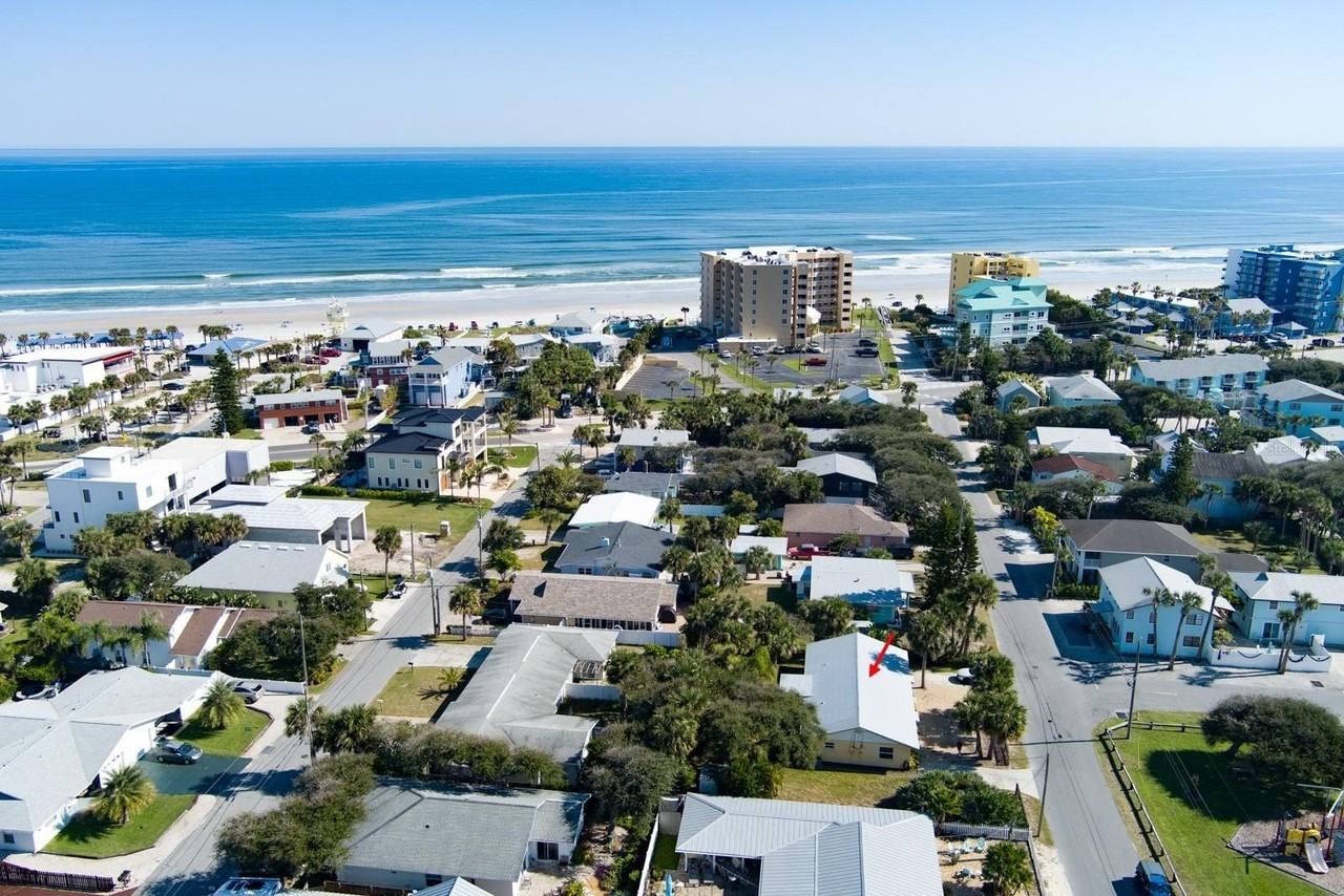 712 Oakwood Ave - Photo 2 of 18