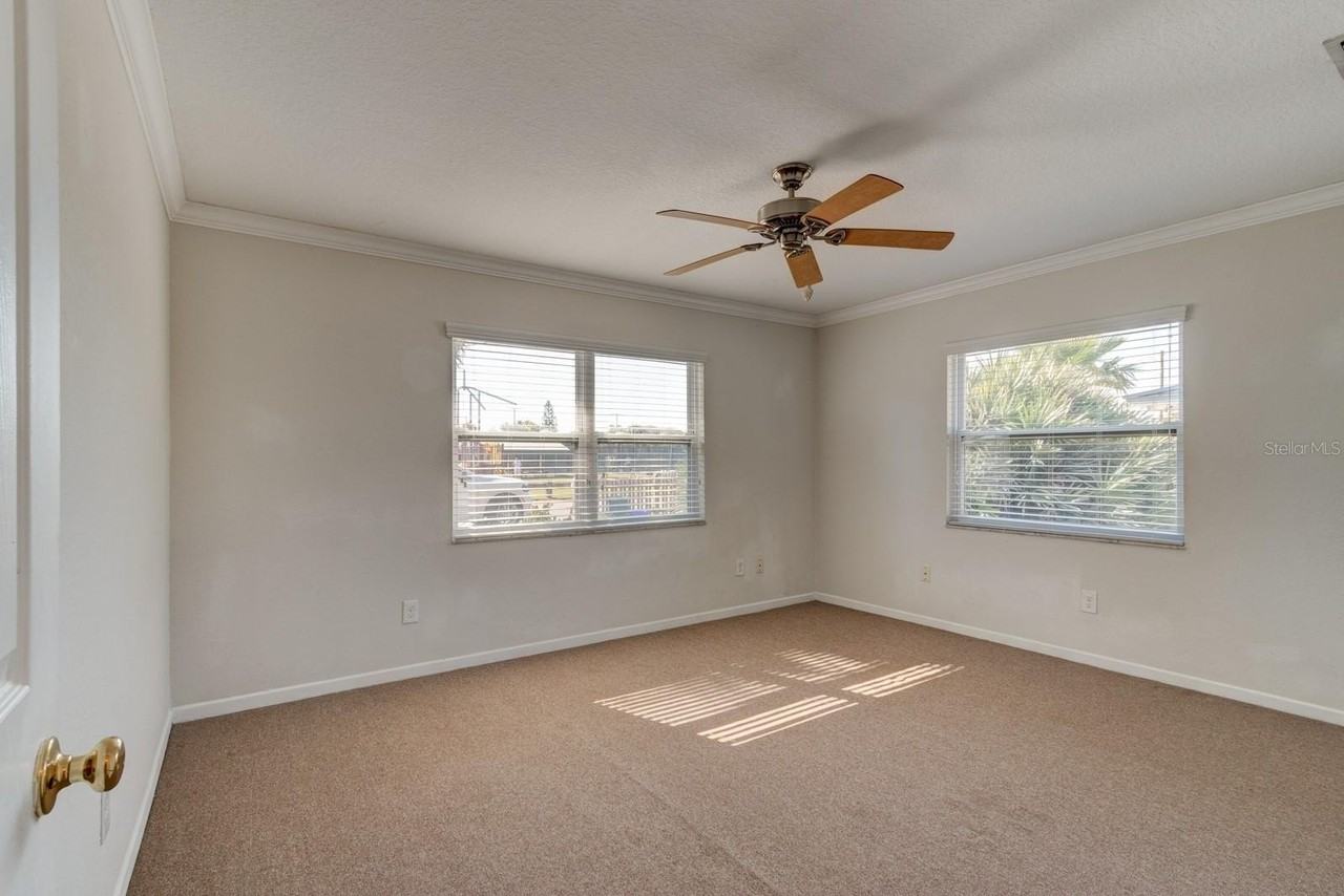 712 Oakwood Ave - Photo 7 of 18