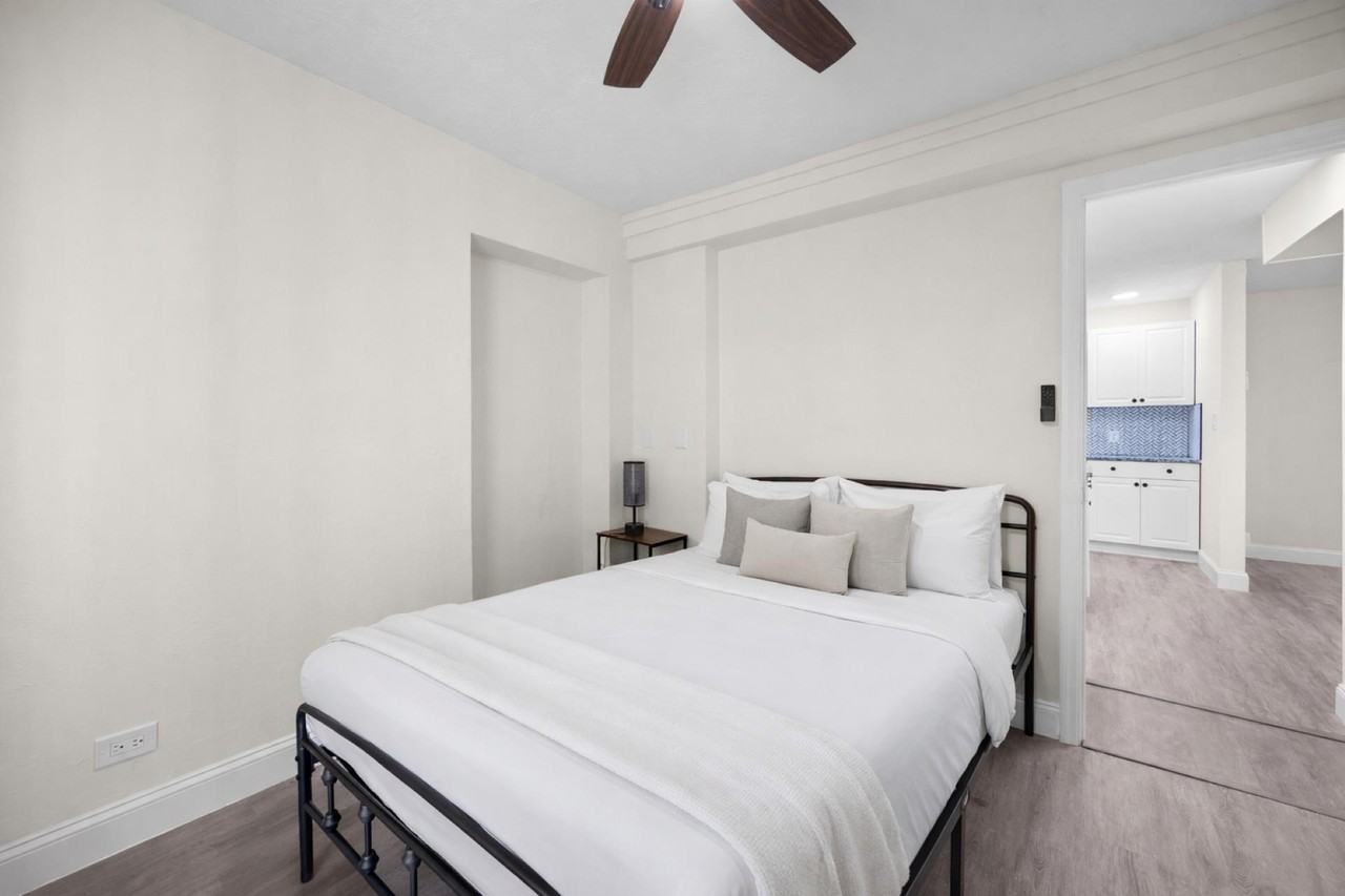 Aldridge Ave - Photo 6 of 16