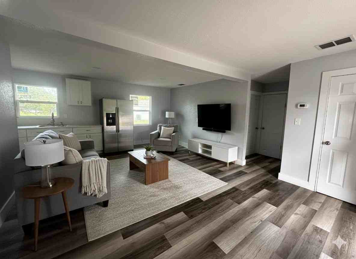 E Bay St - Photo 2 of 8