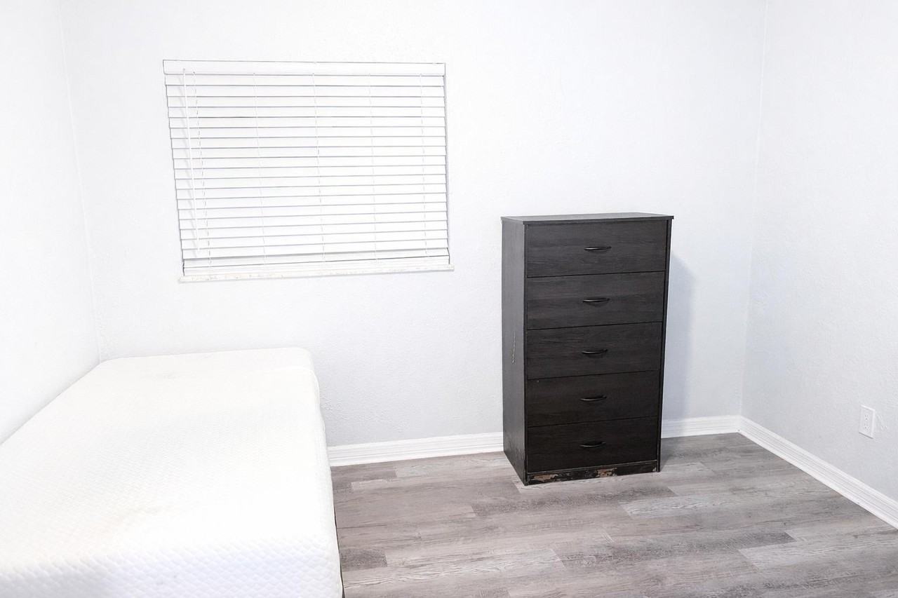 35th Way N - Photo 5 of 12