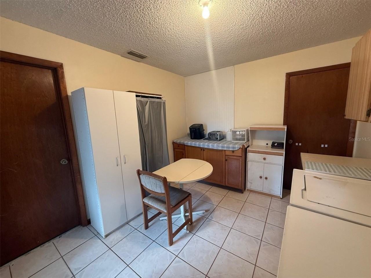 11081 Sw 78th Ave - Photo 2 of 6