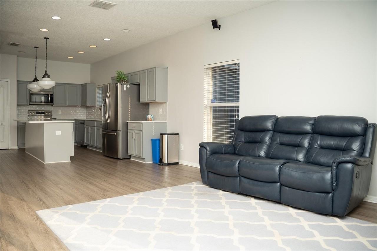 1268 Portmoor Way - Photo 2 of 12