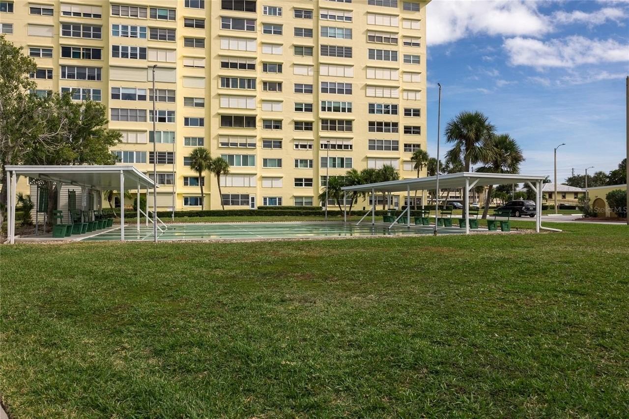 4775 Cove Cir #1002 - Photo 5 of 50