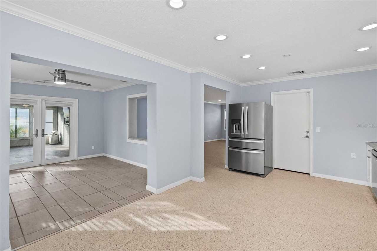 7499 Oak St Ne - Photo 6 of 34