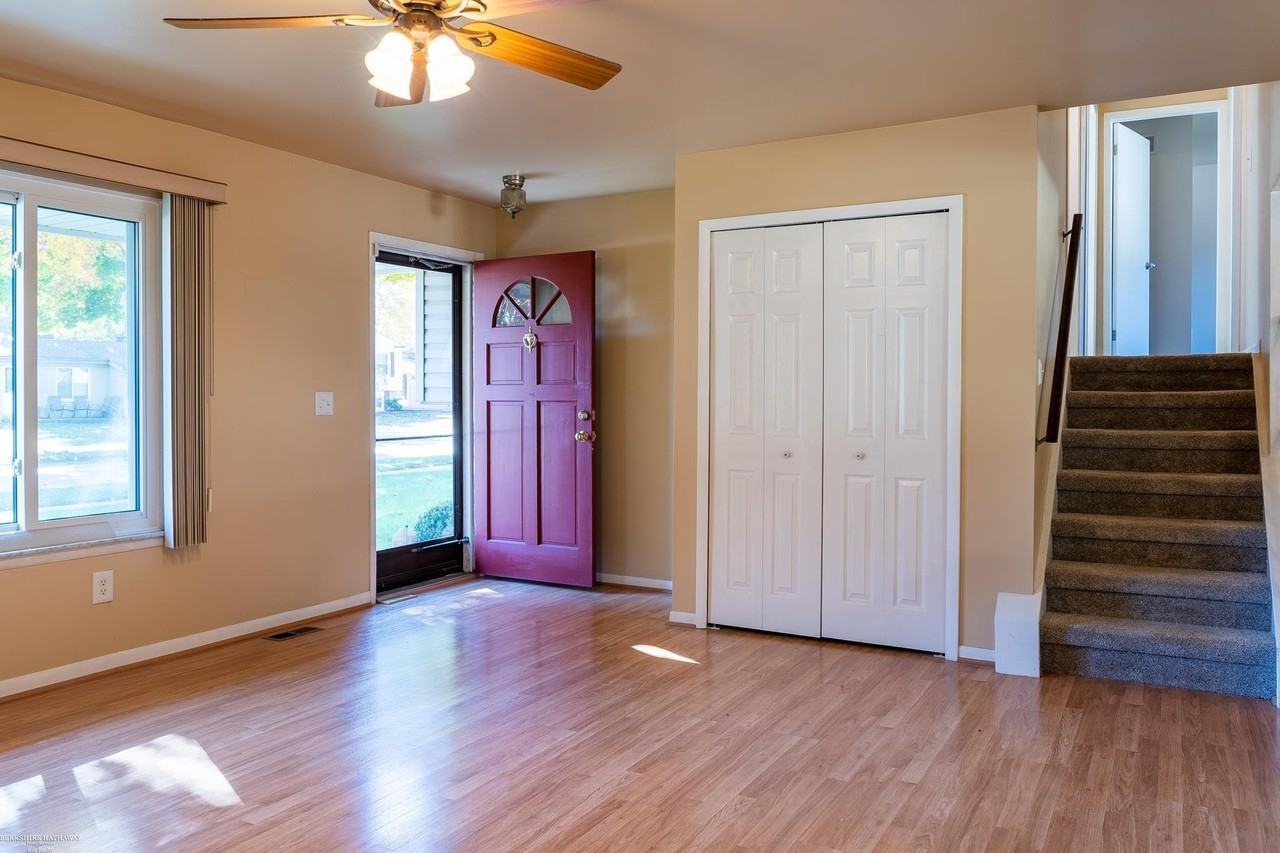 14323 Mary Grove Dr - Photo 2 of 32