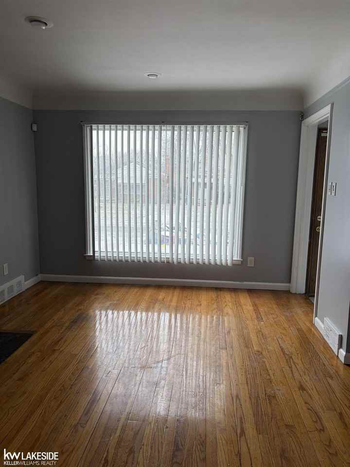 9539 Beaverland - Photo 3 of 12