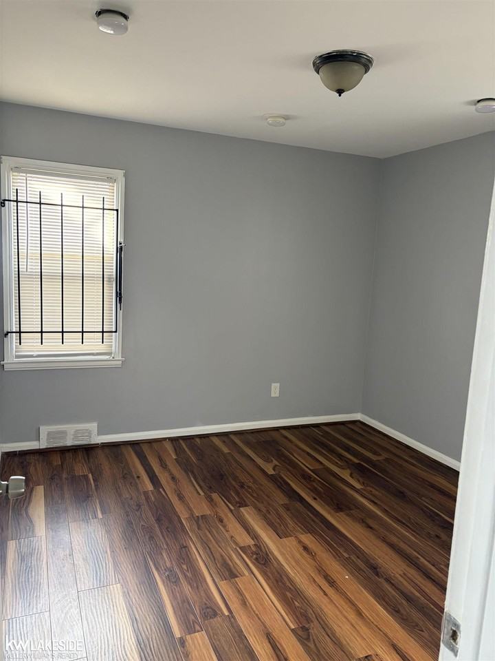 9539 Beaverland - Photo 4 of 12