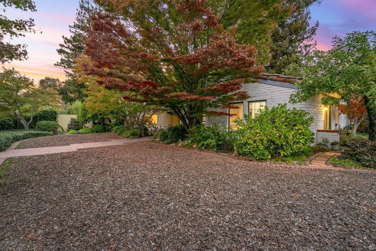 3691 Laguna Ave - Photo 3 of 50