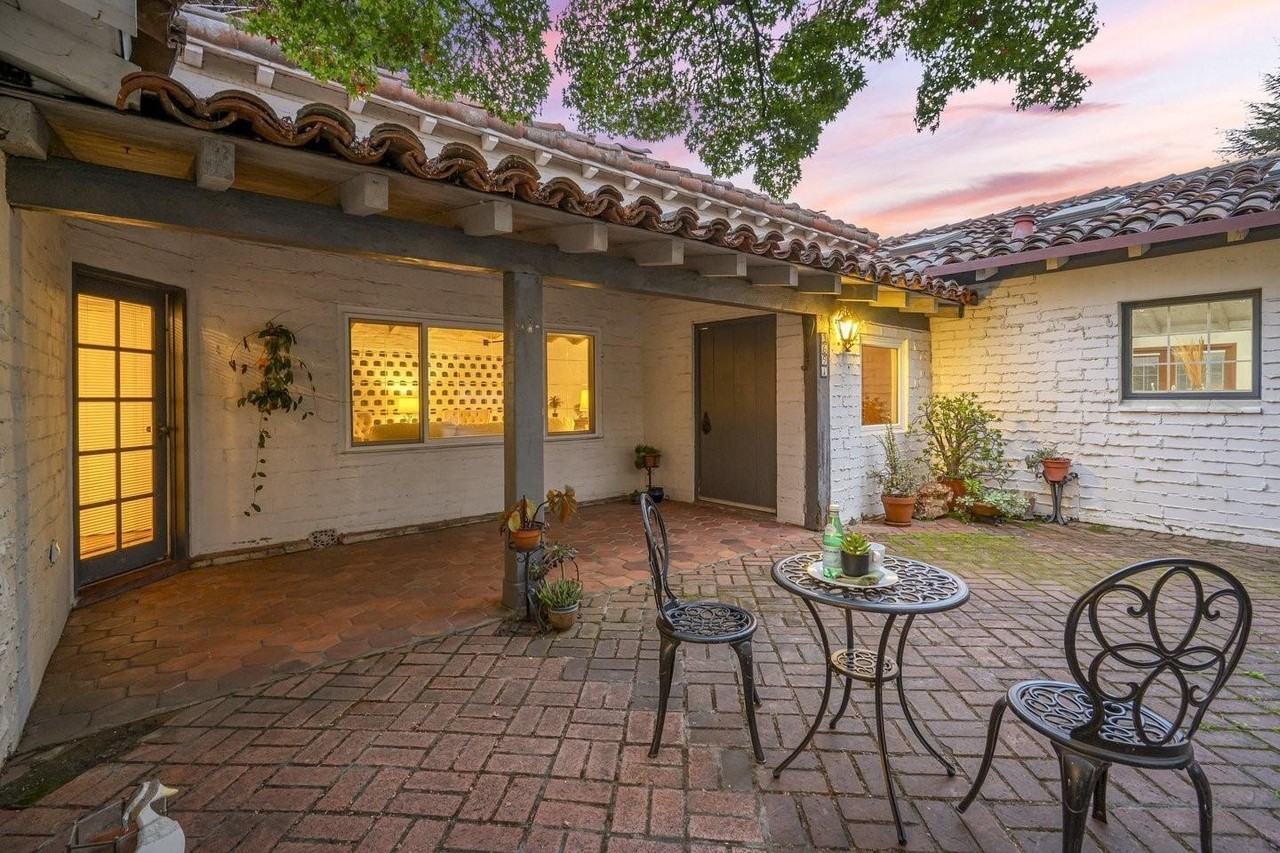 3691 Laguna Ave - Photo 4 of 50