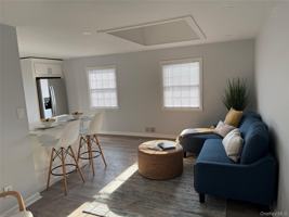 featured image of 1 E Main St