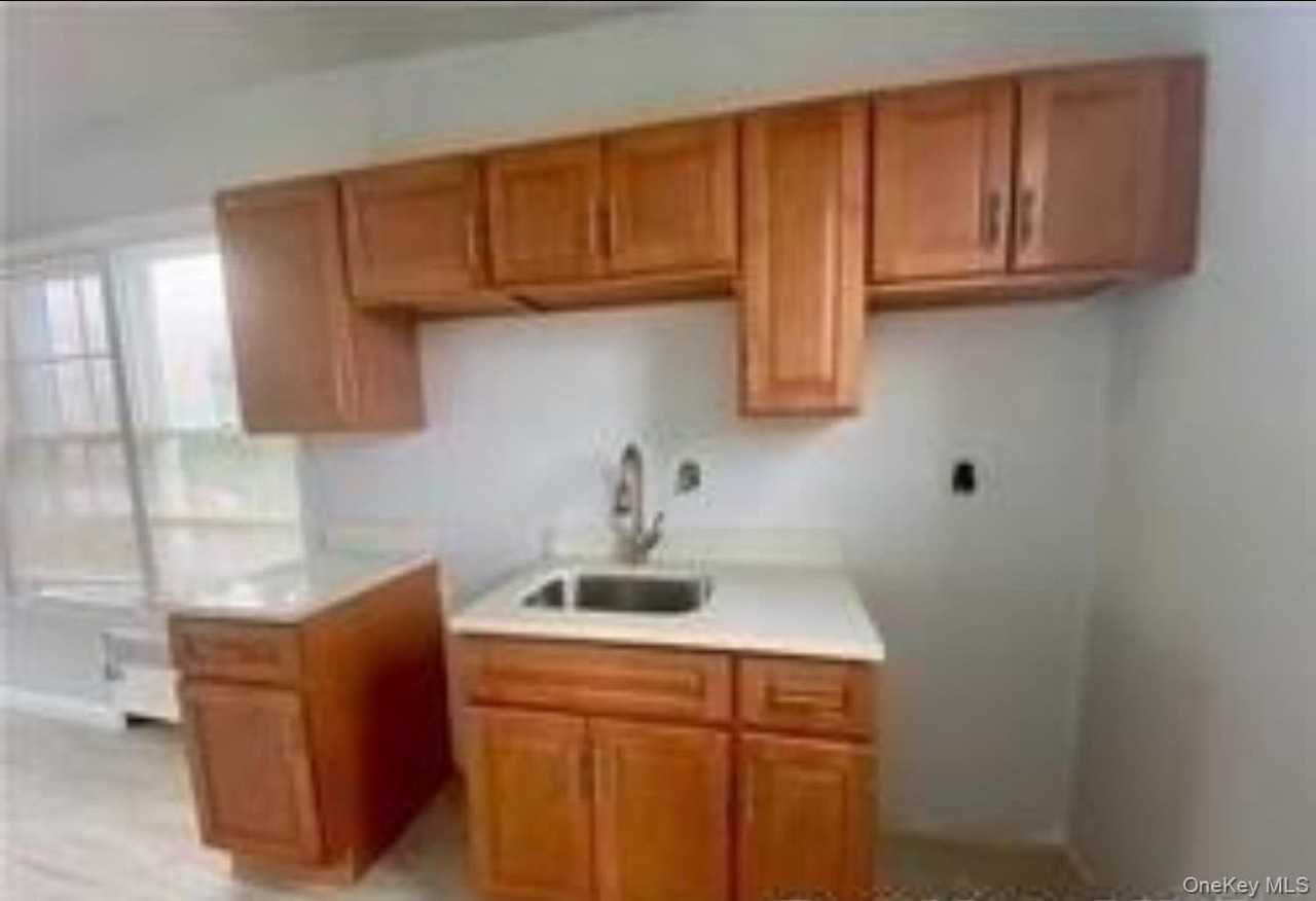 801 E Broadway Apt C #C - Photo 4 of 5