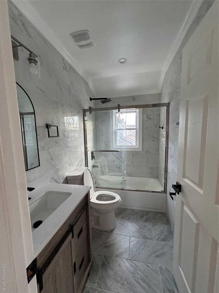 11832 200th St 2nd Fl #2ndFL - Photo 5 of 5