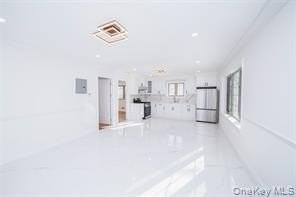 7633 160th St 1st Fl #1stFL - Photo 3 of 4