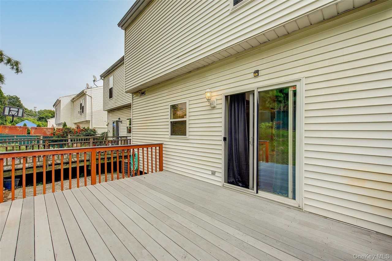 41 Beechwood Avenue unit: House - Photo 6 of 42