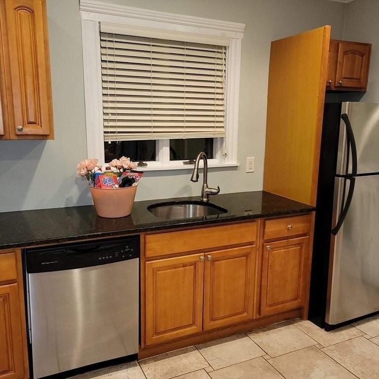 38 Rosemont St Apt 2 #2 - Photo 5 of 13