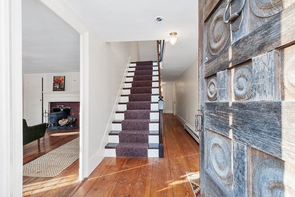 25 25 Bulkeley Rd unit: Center - Photo 4 of 36