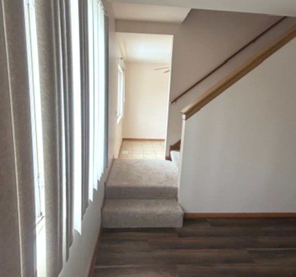 7018 100th St - Photo 4 of 10