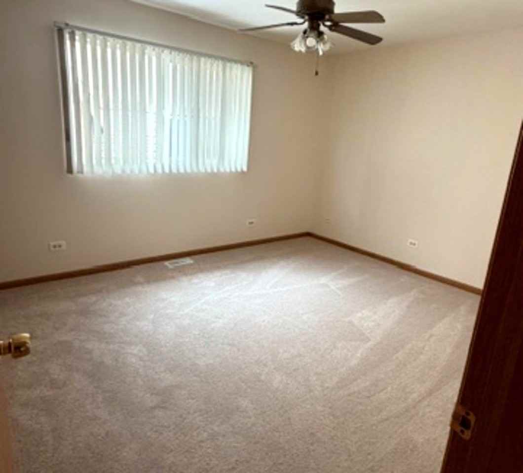 7018 100th St - Photo 7 of 10