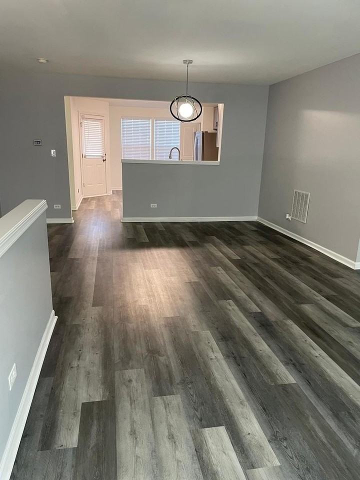 416 Conservatory Ln - Photo 3 of 28